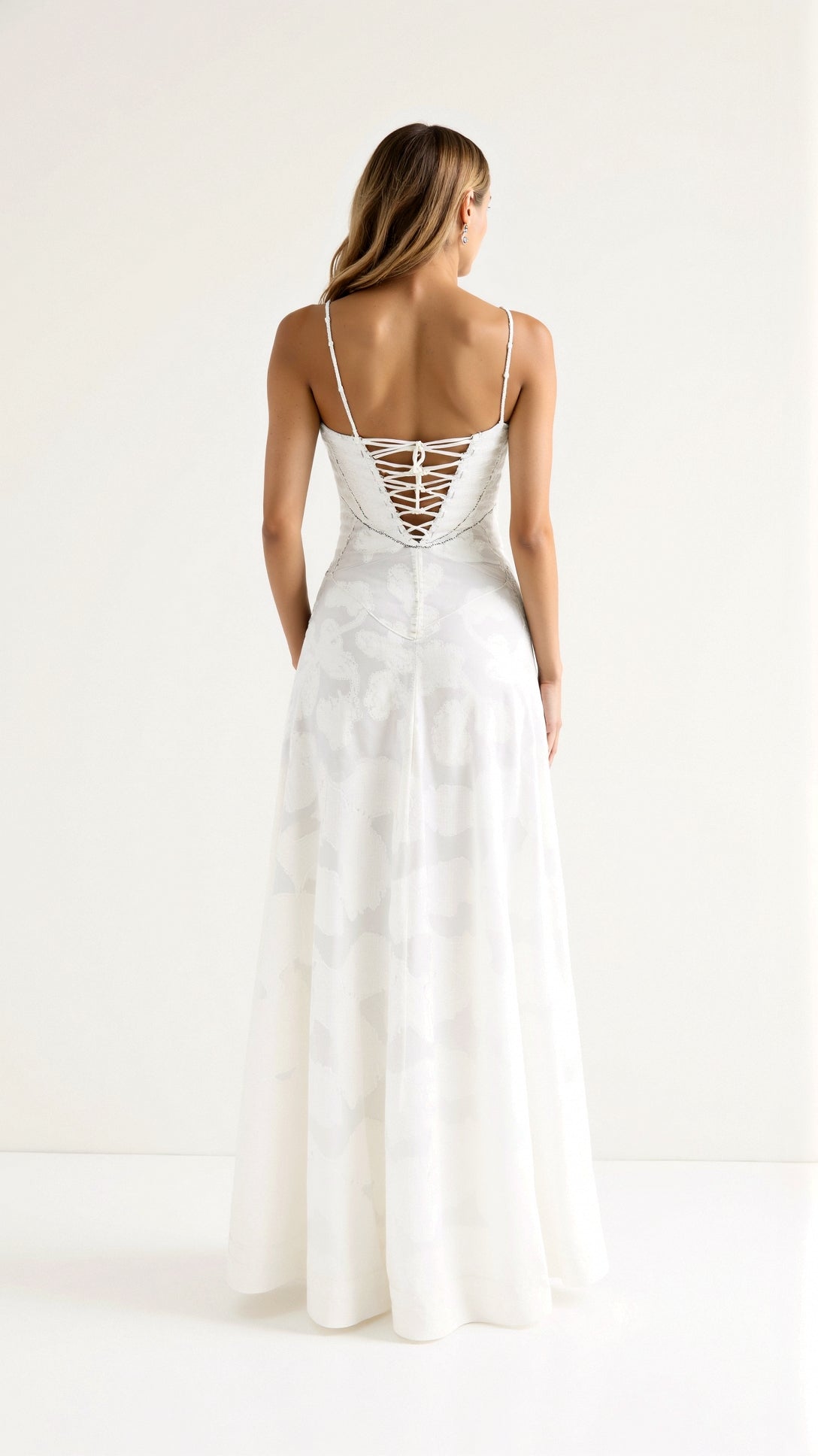 LuminaElegance Női Esküvői Vendég Slip Maxi Ruha Elegáns