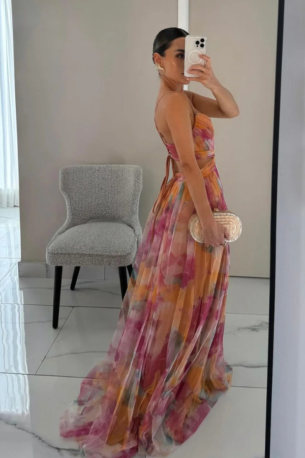 Luna Női Elegáns Pliszírozott Maxi Ruha Kecses Sziluettel Nyári Viseletre Tervezve