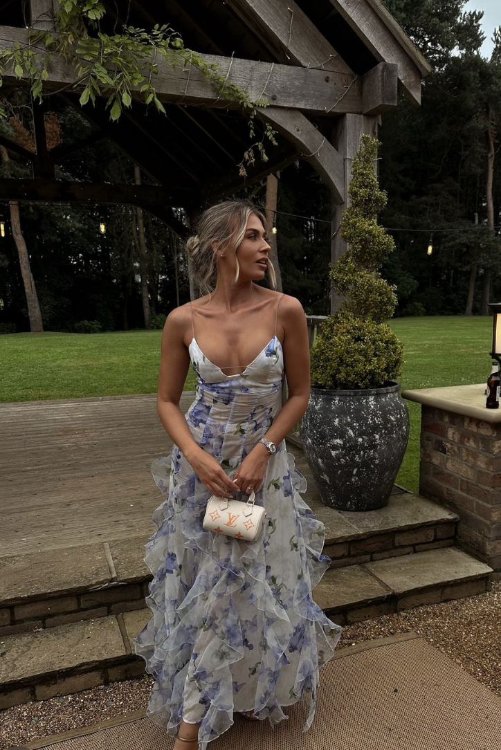 Nova Női Nyári Virágmintás Kivágott Maxi Ruha Könnyed Eséssel És Elegáns Sziluettel