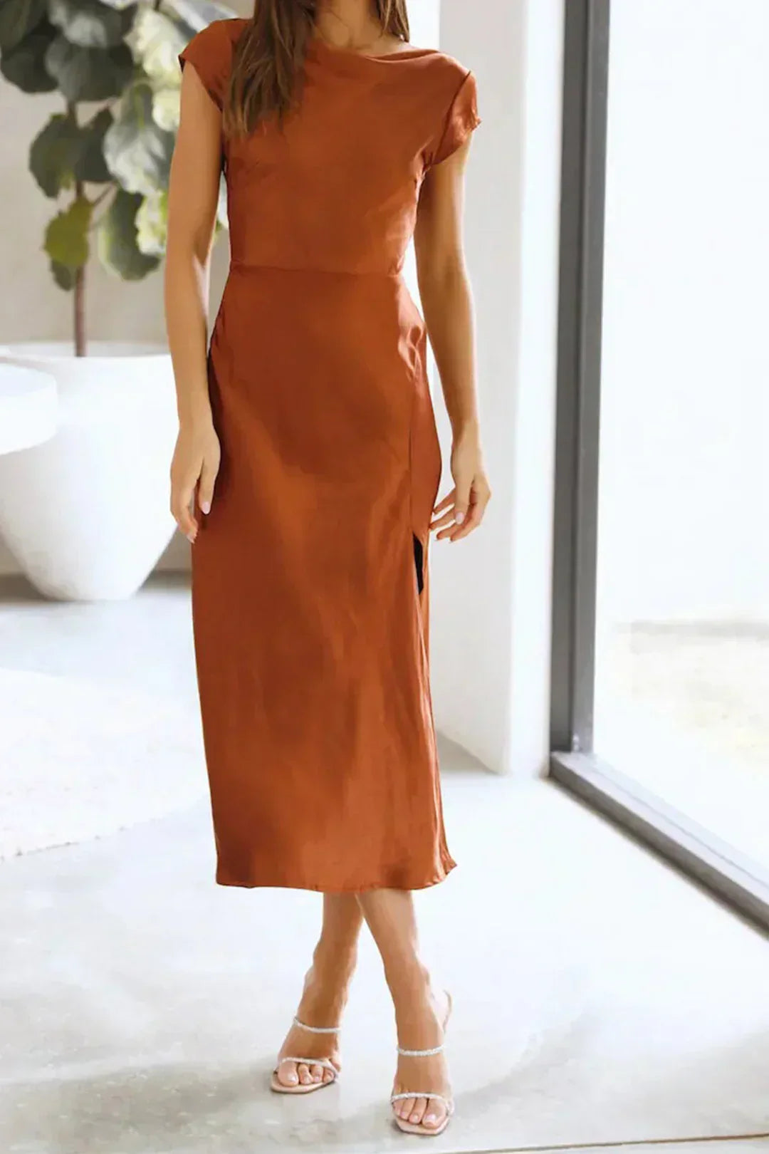 Nova Női Slip Midi Ruha Minimalista Sziluett Nyári Kényelem
